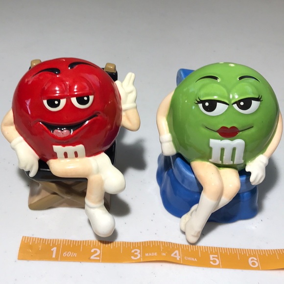 2 sets M&M Salt and Pepper Shakers Red and Green 4 Pc - Picture 2 of 4